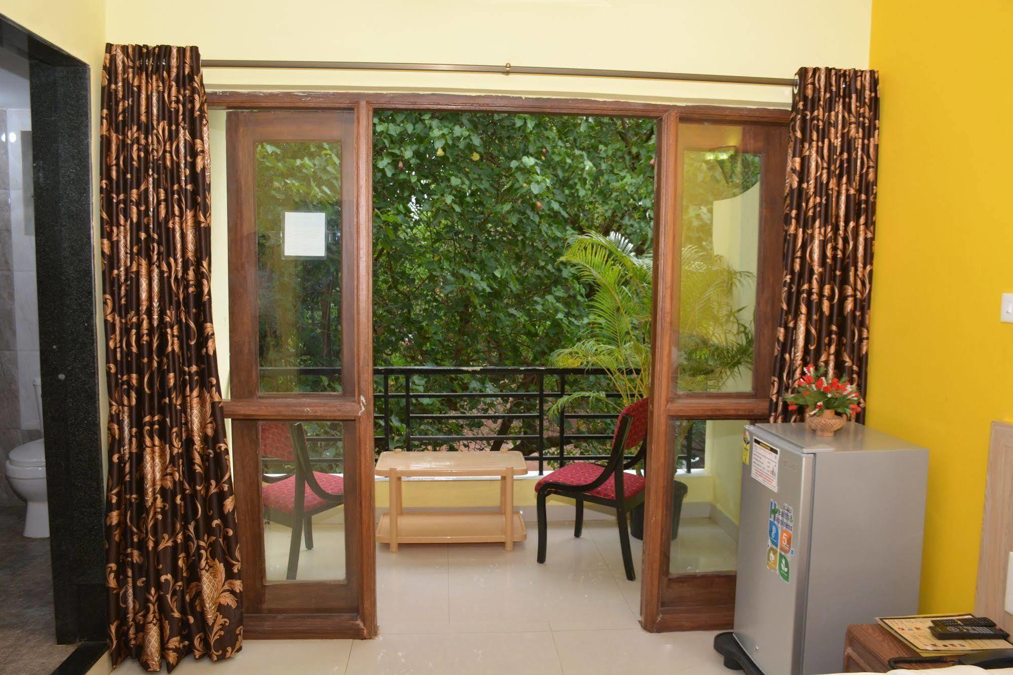 Rbr Suites 卡兰古特 外观 照片